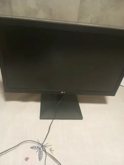 Monitor de Computador LG 20 Pulgadas LED HDMI - miniatura 1