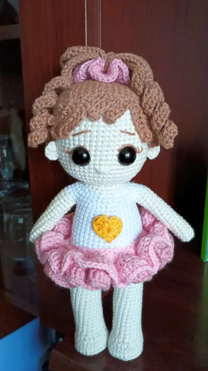 Muñeca amigurumi tejida a mano - 1