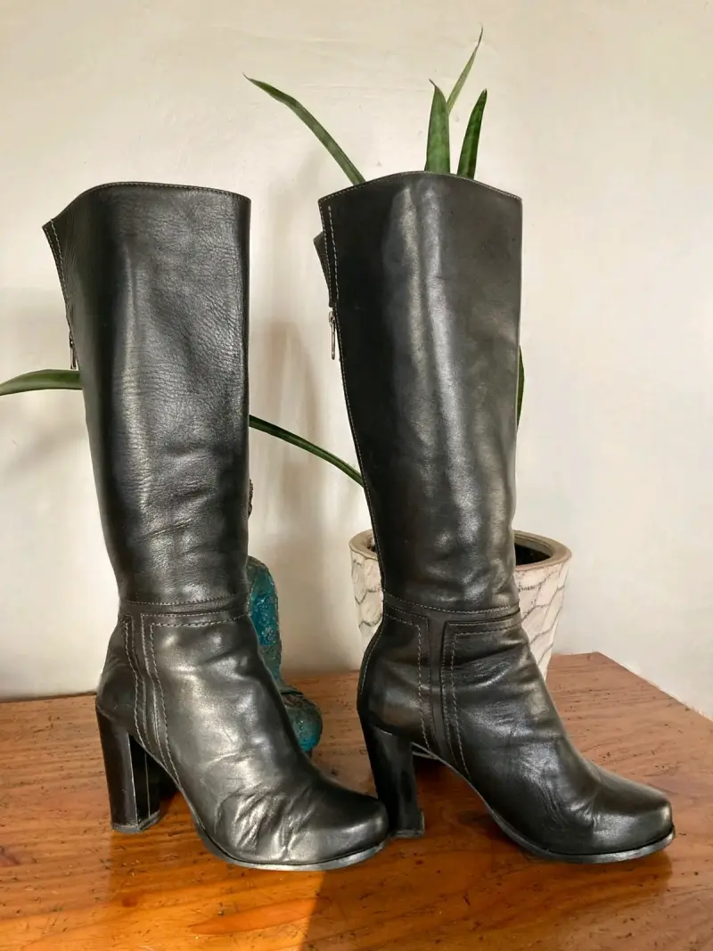 Botas negras de cuero - 1
