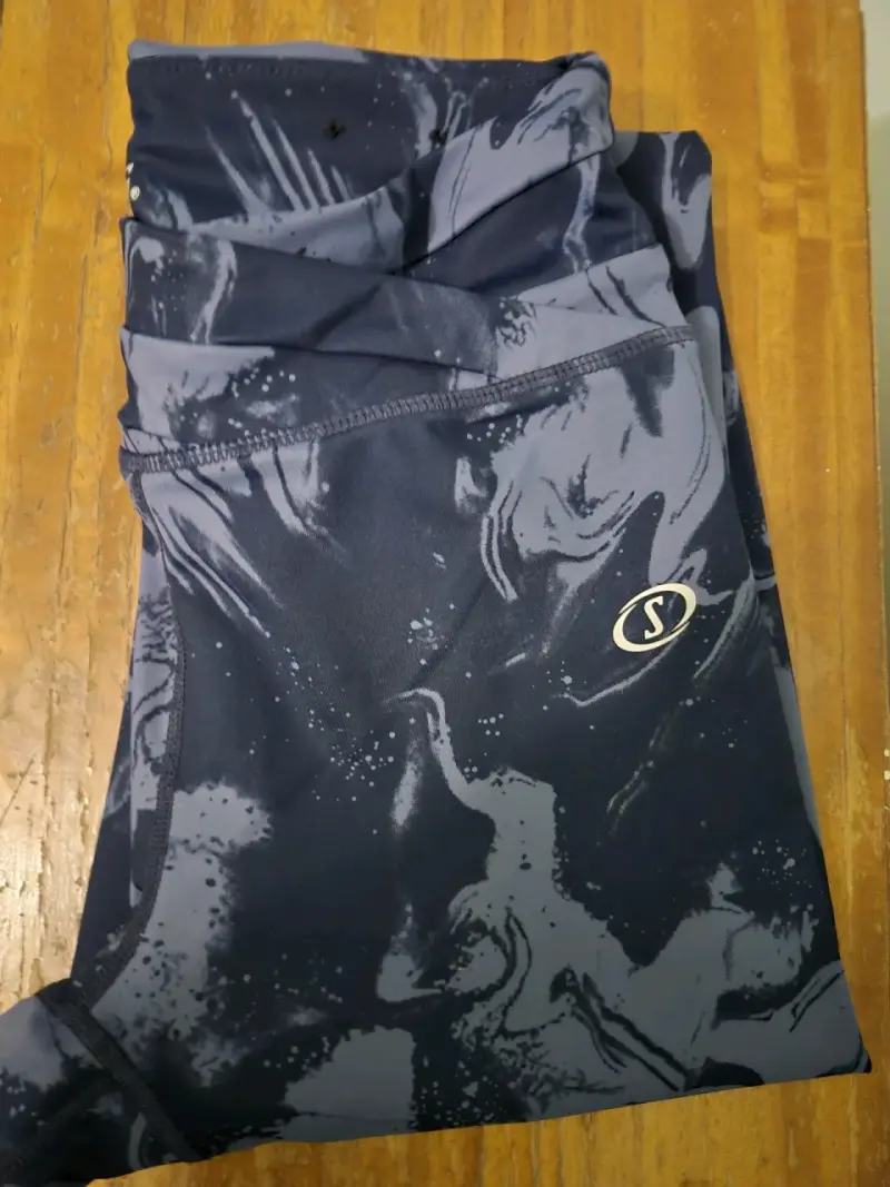 Calza deportiva estampada