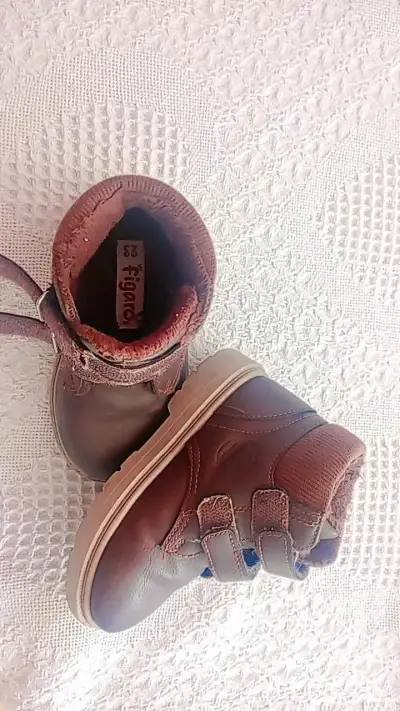 Botines marrones para niños - miniatura 2