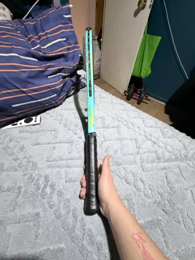 Raqueta de tenis azul - miniatura 1