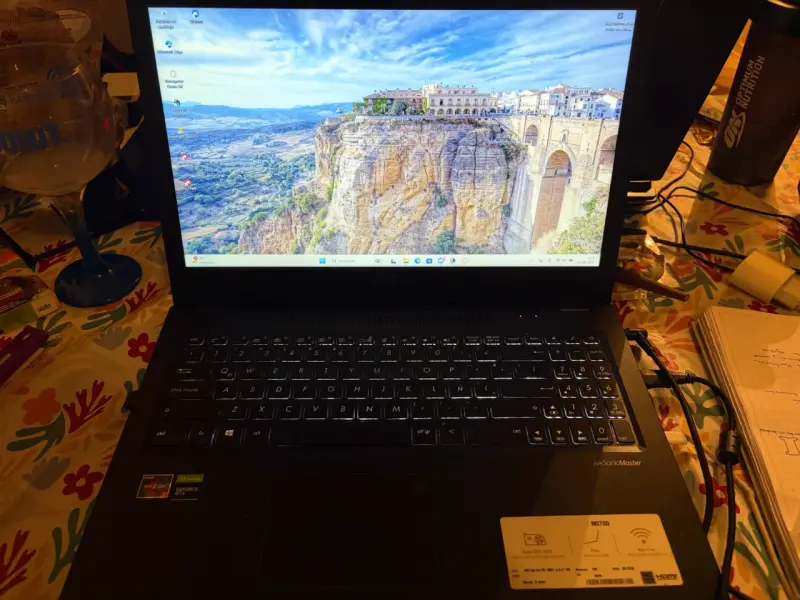 Notebook ASUS 15 pulgadas - 1