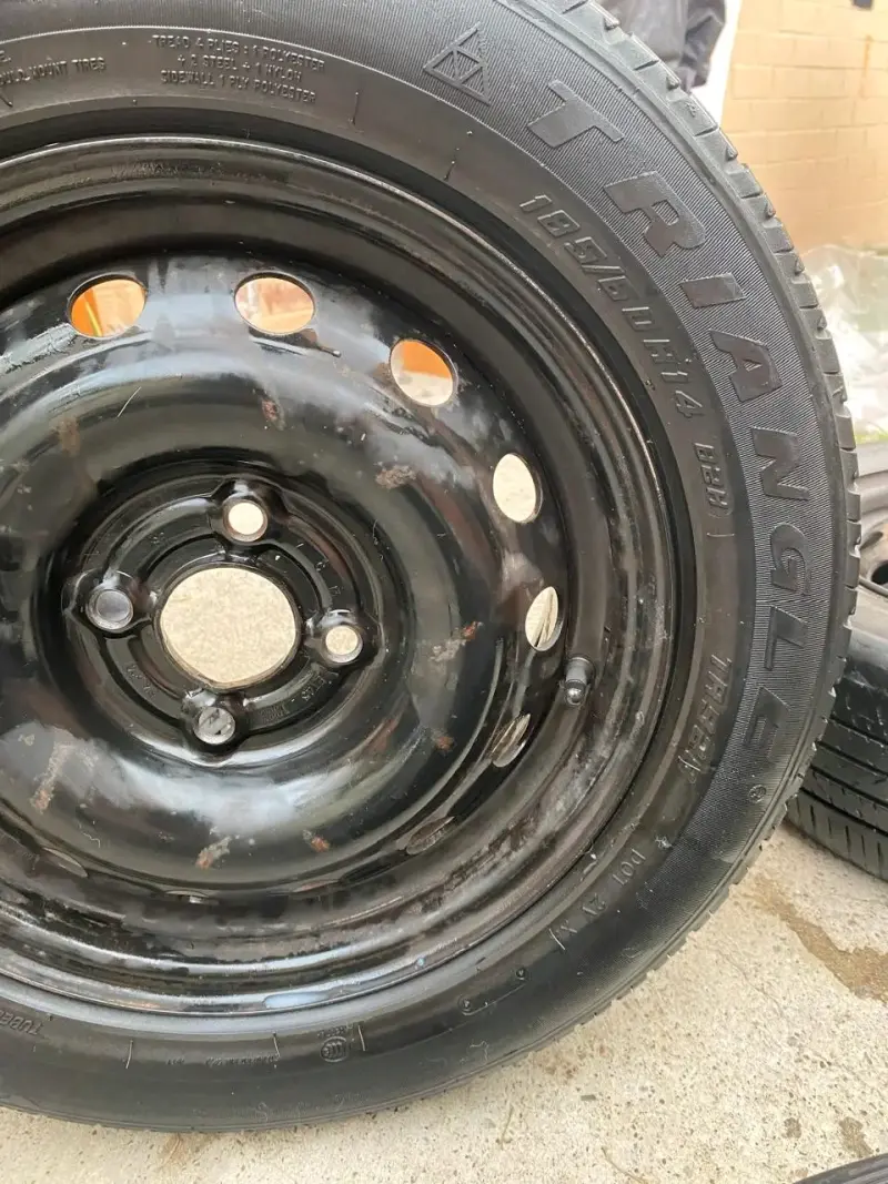 Llanta + neumático de automóvil Triangle 185/60R14 - 1