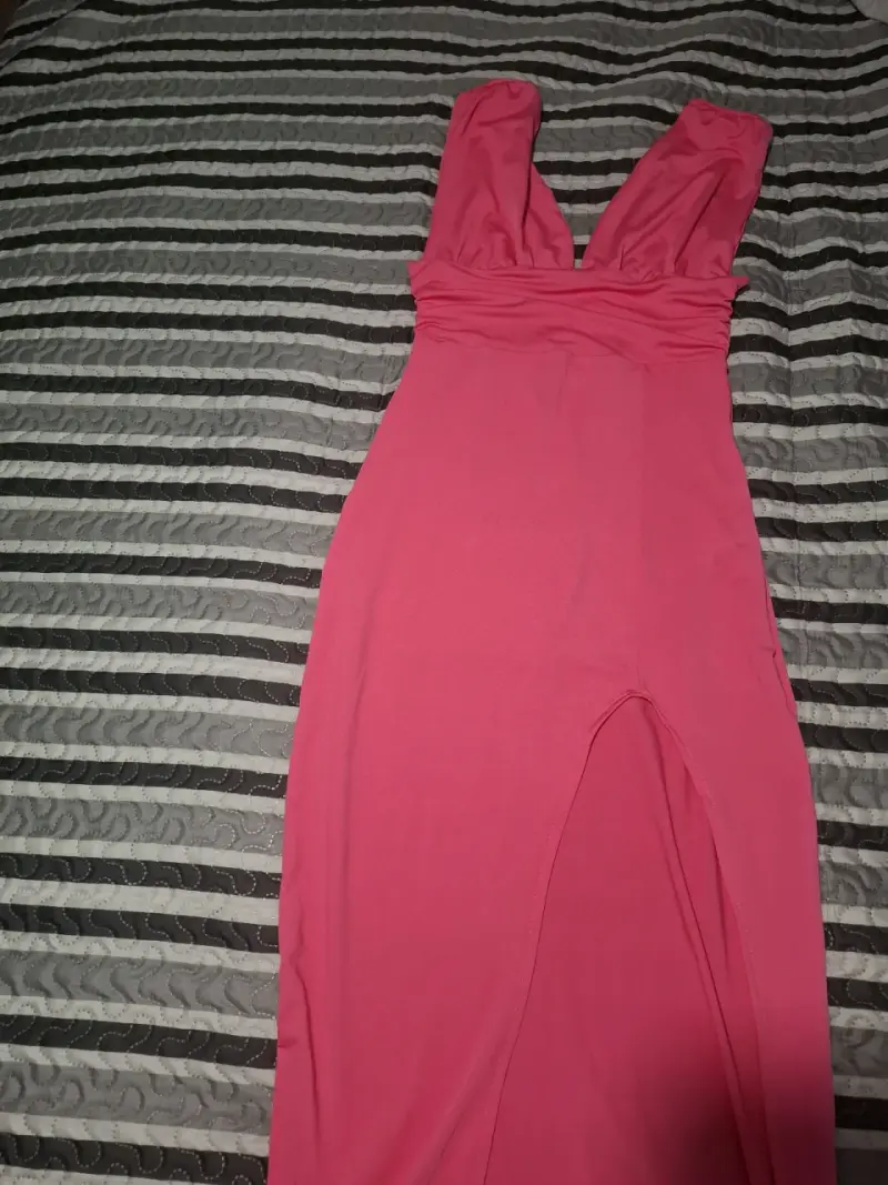 Vestido fucsia sin mangas - 1