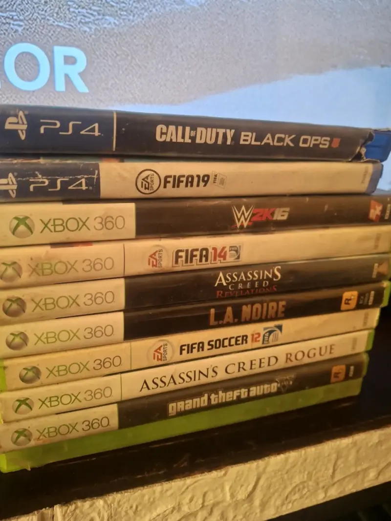 Lote de videojuegos PS4 y Xbox 360