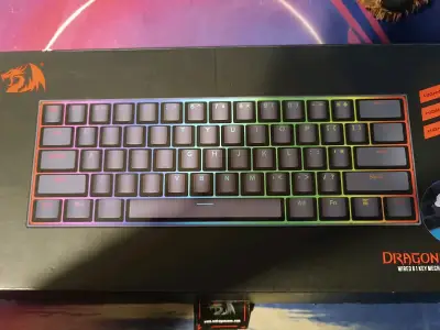 Teclado mecánico retroiluminado - miniatura 1