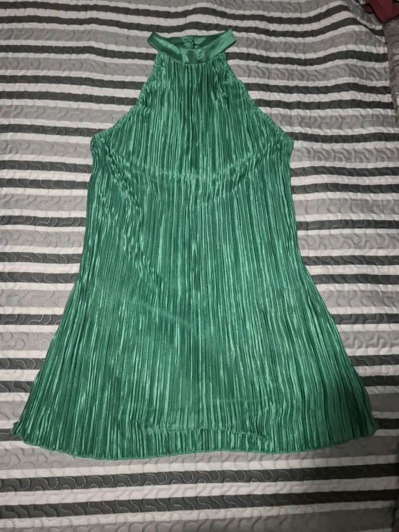 Vestido sin mangas verde plisado - 1