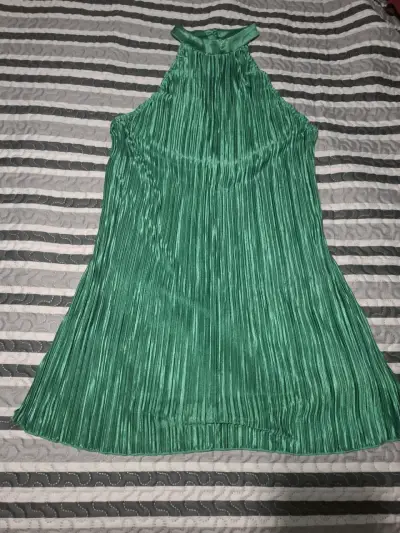 Vestido sin mangas verde plisado - miniatura 3