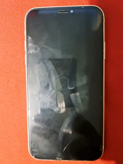 iPhone en buen estado - miniatura 4