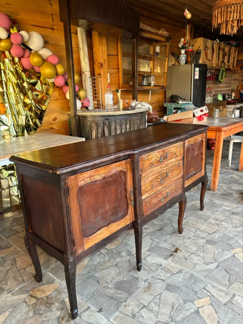 Bufé vintage de madera tallada - 2