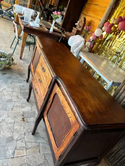 Bufé vintage de madera tallada - miniatura 4
