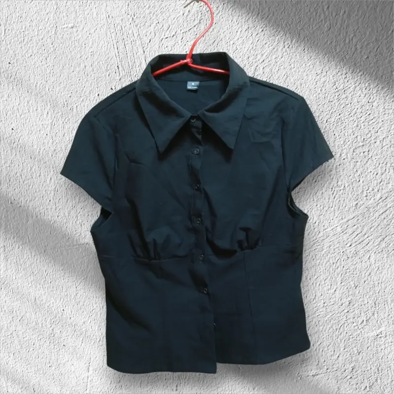 Blusa negra manga corta - 1