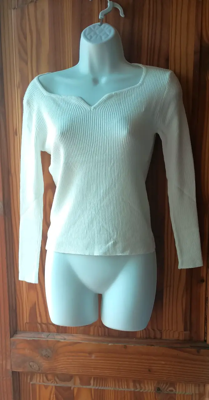 sweater cuello corazón - 1