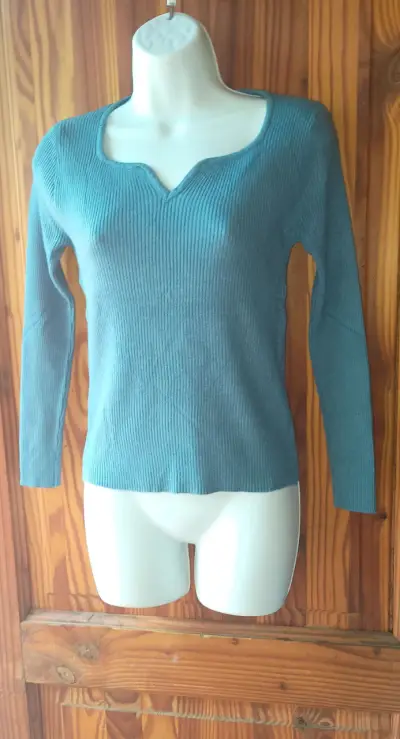 sweater cuello corazón - miniatura 2