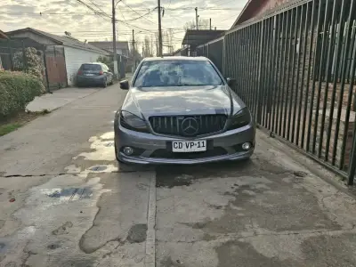 Mercedes C350 - miniatura 1