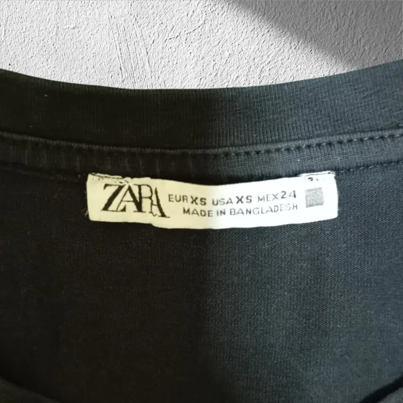 Polera negra básica Zara - 2