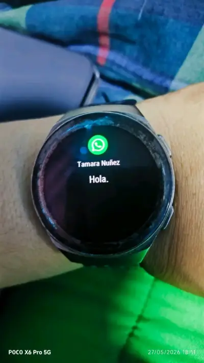 2 Smartwatch con pantalla redonda - miniatura 1