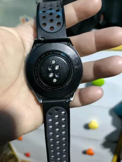 2 Smartwatch con pantalla redonda - miniatura 2