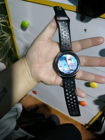 2 Smartwatch con pantalla redonda - miniatura 3