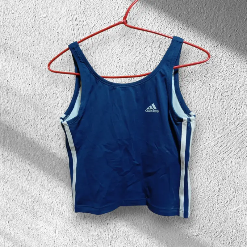 Polera deportiva azul Adidas
