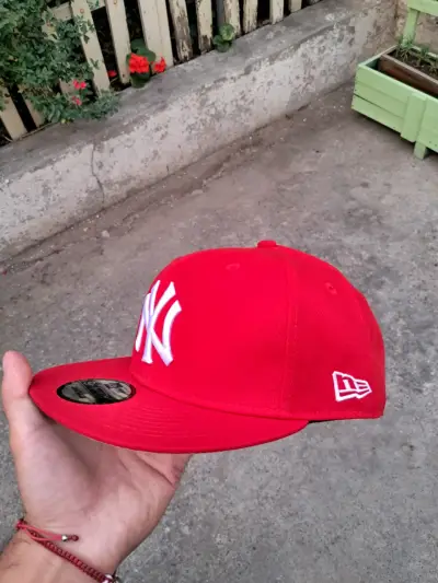 Gorra roja New Era - miniatura 1