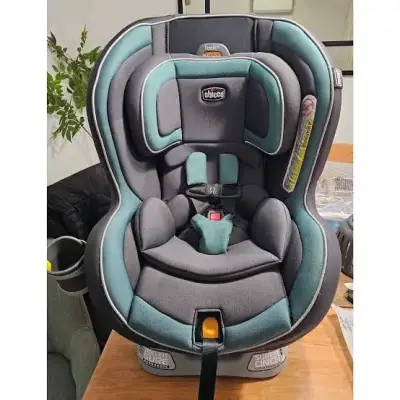 Silla de auto para bebé Chicco - miniatura 1