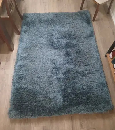 Alfombra felpuda azul grande - miniatura 1