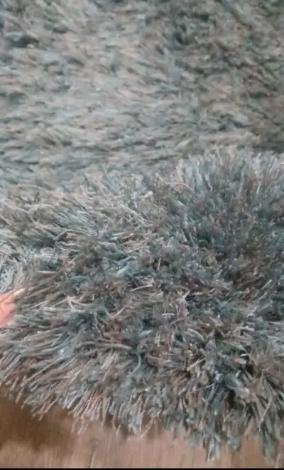 Alfombra felpuda azul grande - miniatura 3