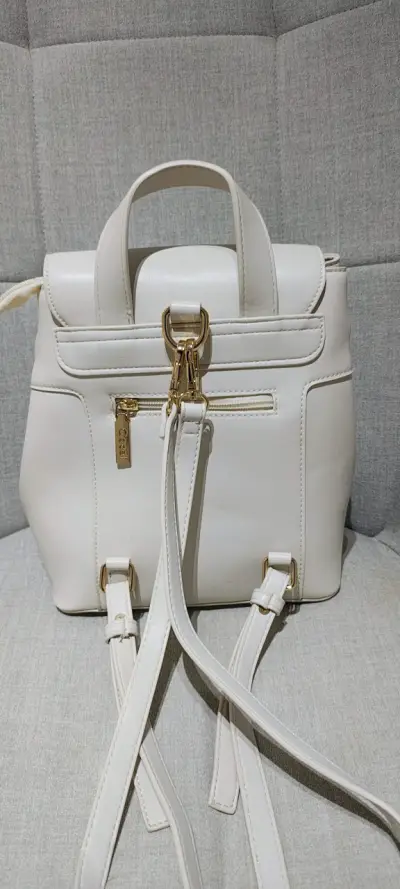 Mochila blanca con cierre dorado - miniatura 5