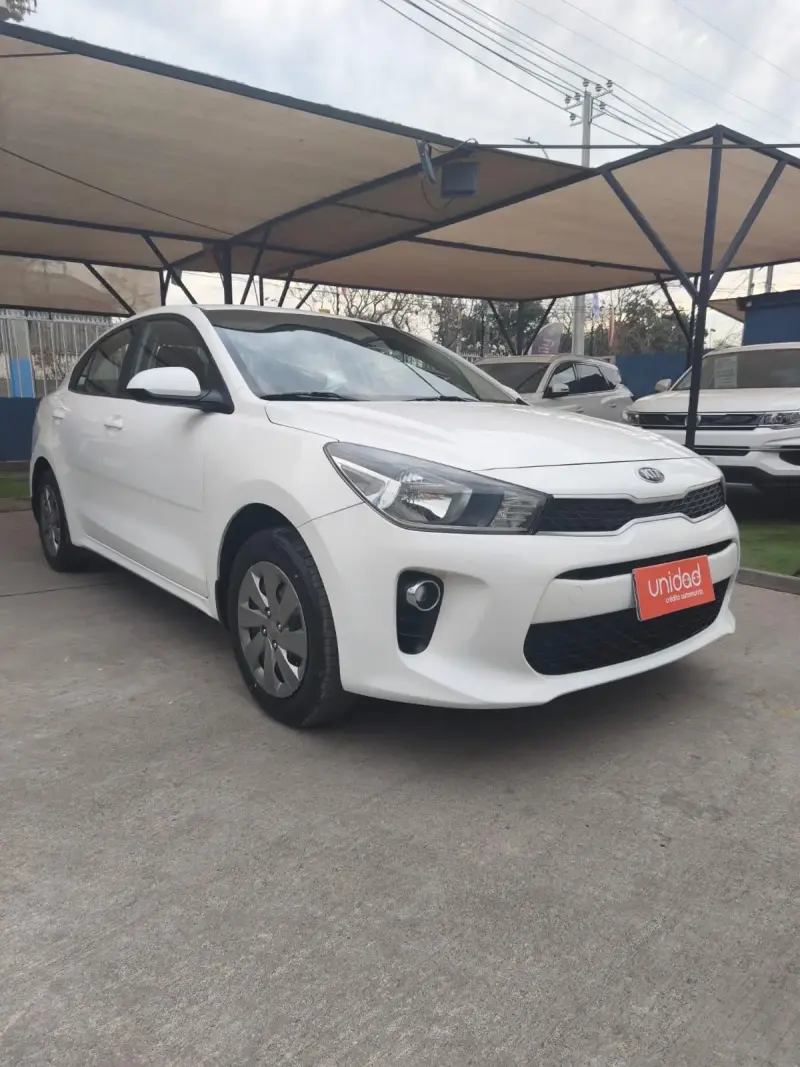 Kia rio 4 año 2019 - 3