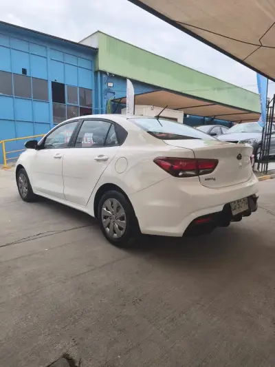 Kia rio 4 año 2019 - miniatura 5