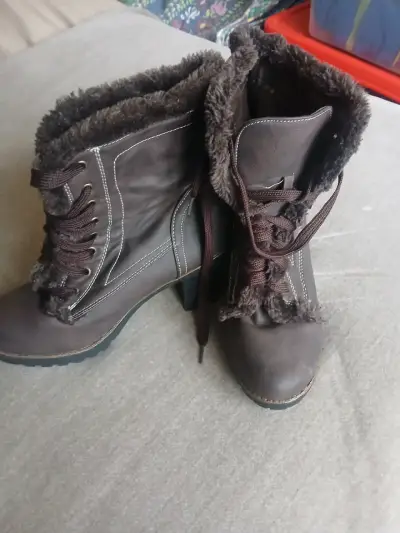 Botines negros con taco - miniatura 3