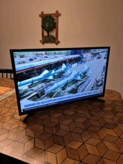 Smart TV  32 pulgadas - miniatura 1