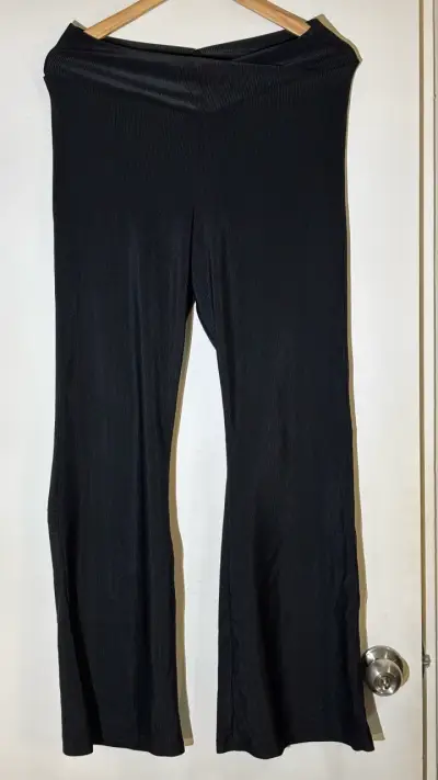 Pantalón acampanado negro - miniatura 1
