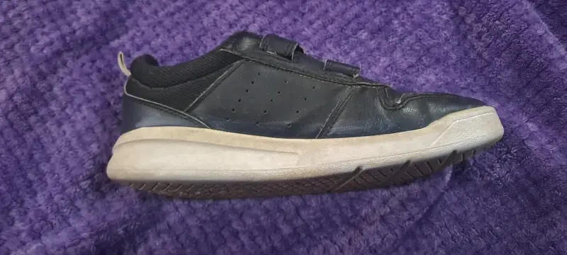 Zapatillas Adidas negras. - 2