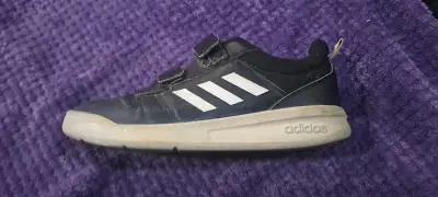 Zapatillas Adidas negras. - miniatura 3