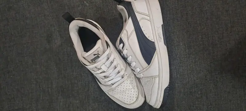 Zapatillas blancas Puma clásicas - 1