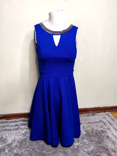 Vestido azul elegante - miniatura 1