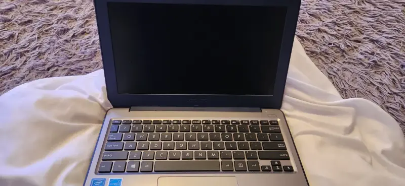 Notebook ASUS usado - 2