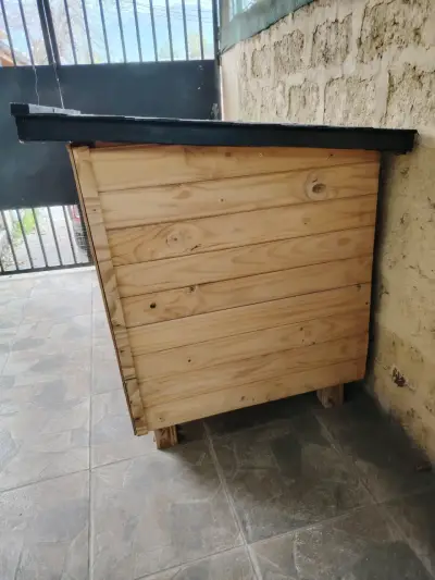 Casa de madera para perros - miniatura 3