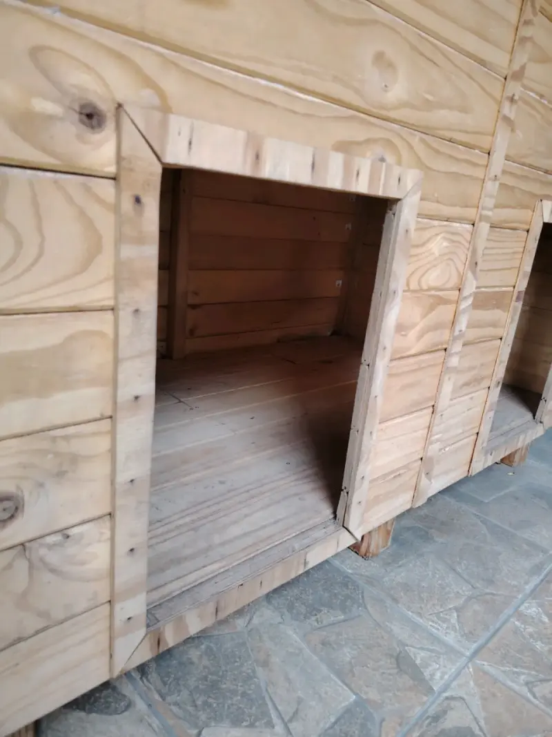 Casa de madera para perros - 5