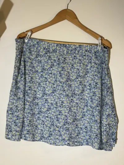 Falda short floral azul - miniatura 1