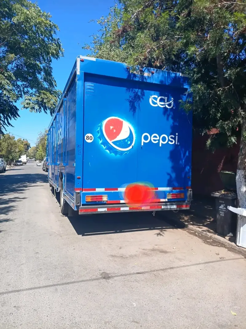 Camión Mercedes-Benz Atego azul - 3