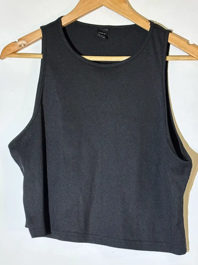 Crop top negro - 1