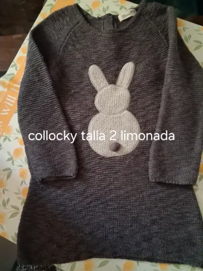 Jeans para niña con bordado floral - miniatura 5