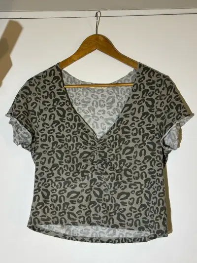 Polera estampado leopardo - miniatura 1