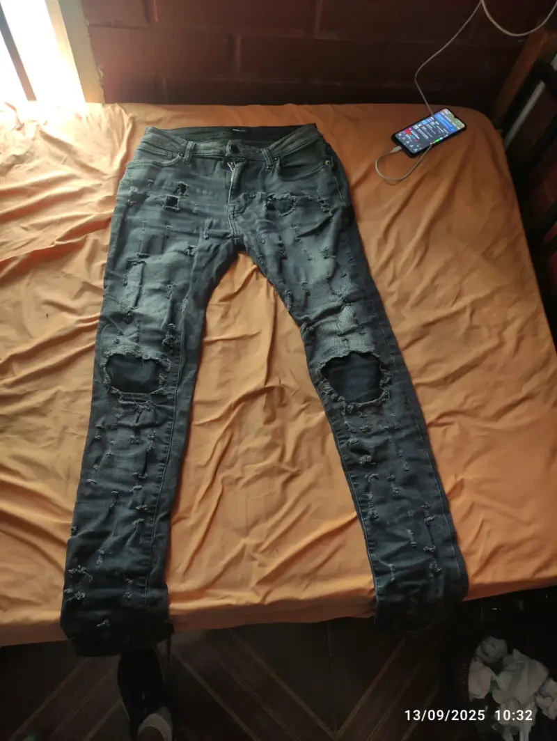 Jeans negros rasgados - 2