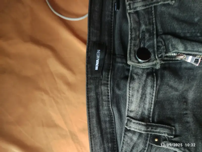 Jeans negros rasgados - 3