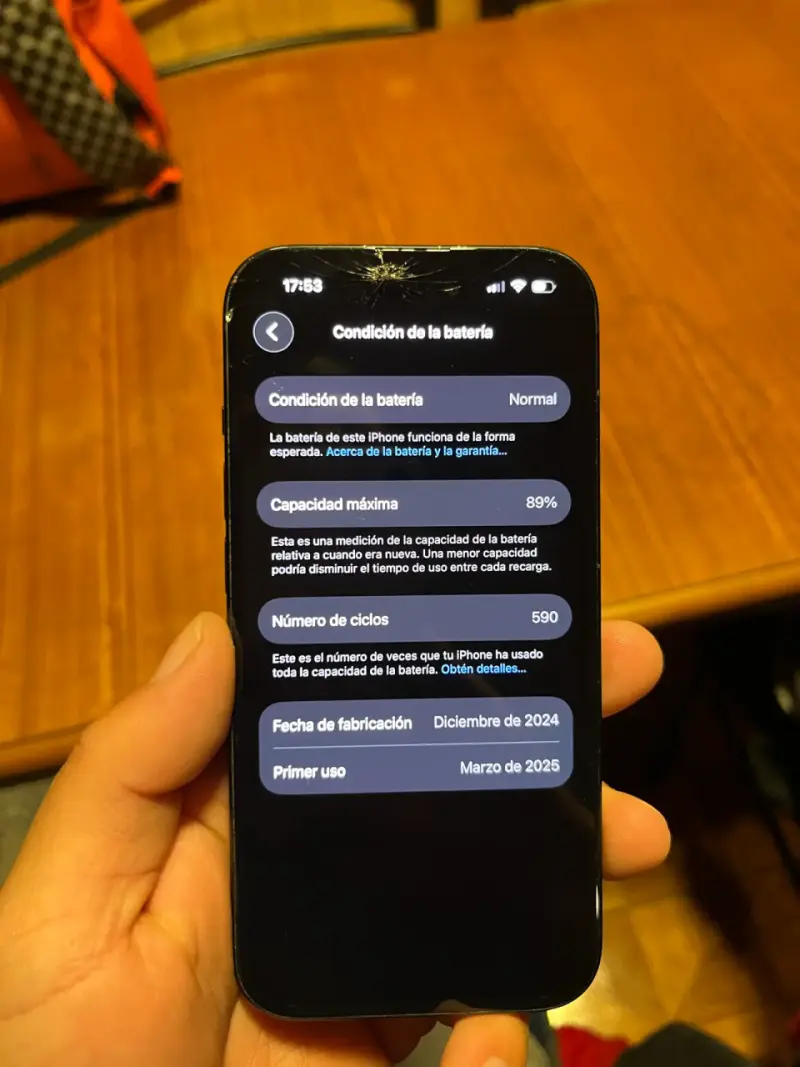 iPhone 15, 128 GB, 89% Batería - 2